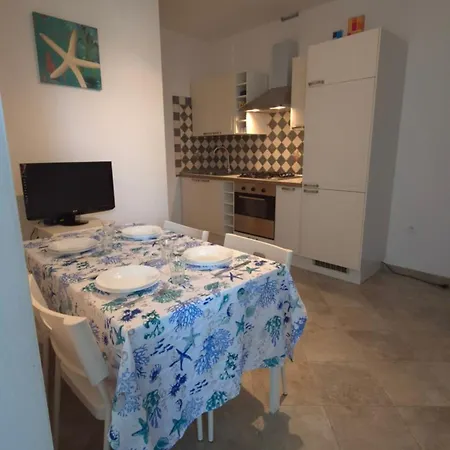 Blue Coralline Apartment