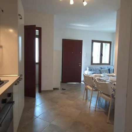 Blue Coralline Apartment *